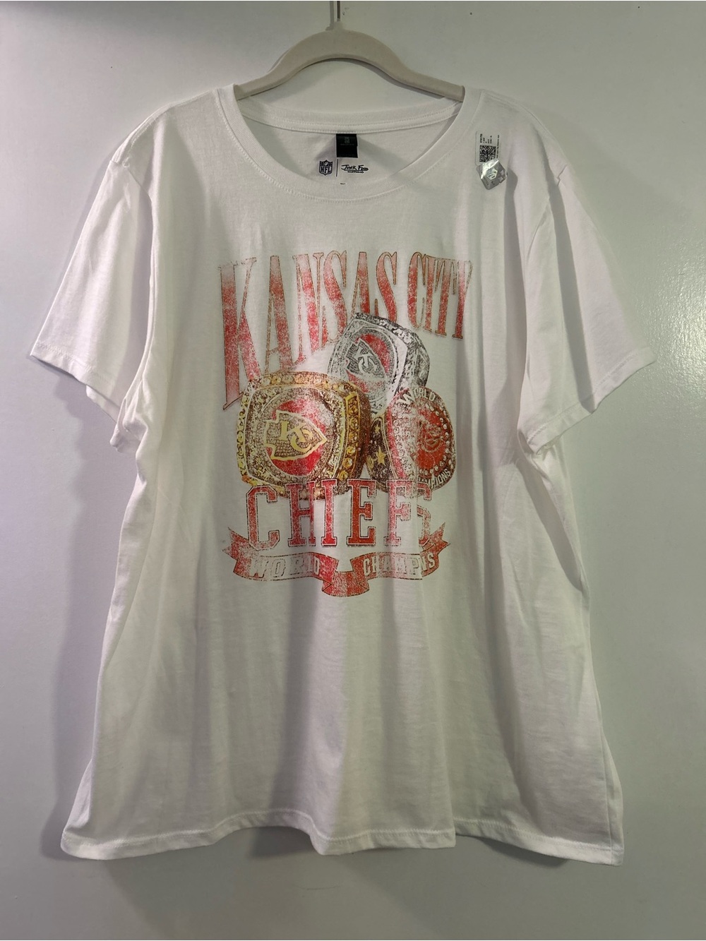 XXL NFL Kansas City Chiefs White Tee with Red and Gold Graphic